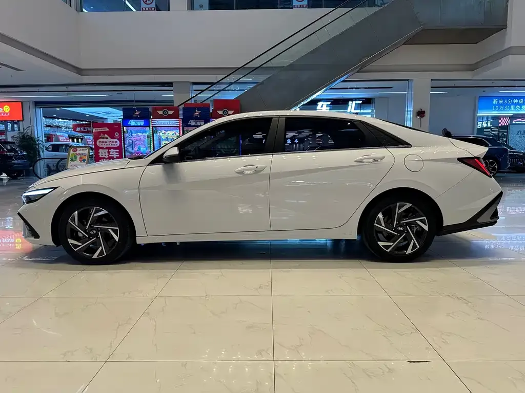 Hyundai Elantra 2024 из CN, фото 7