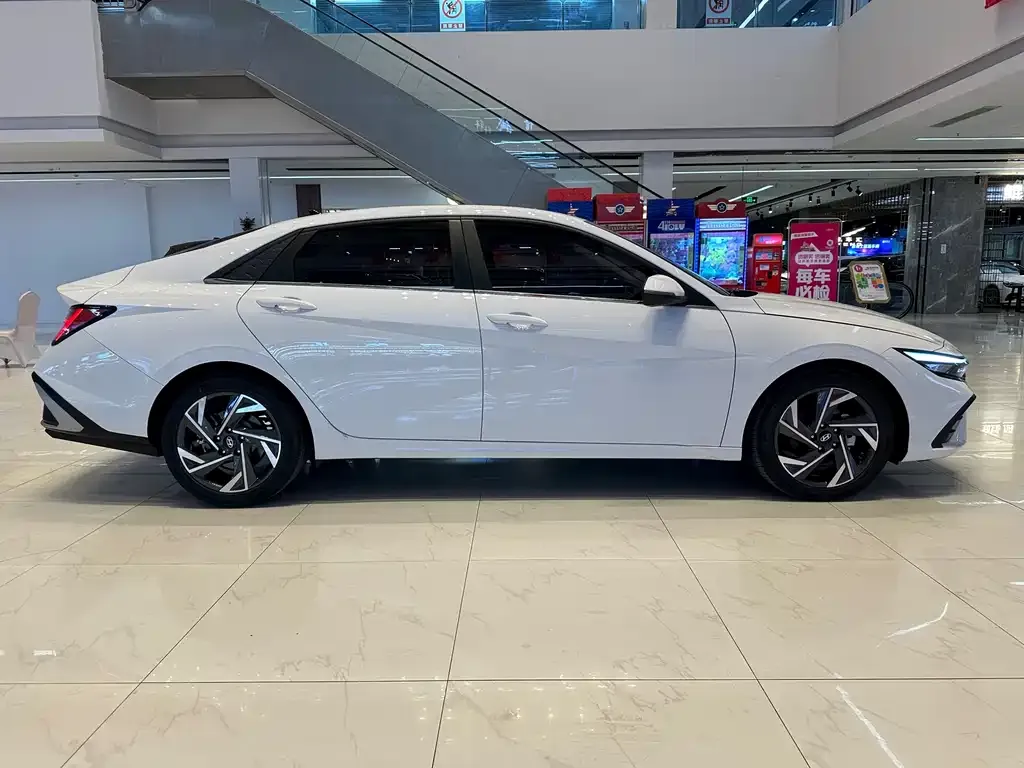 Hyundai Elantra 2024 из CN, фото 6