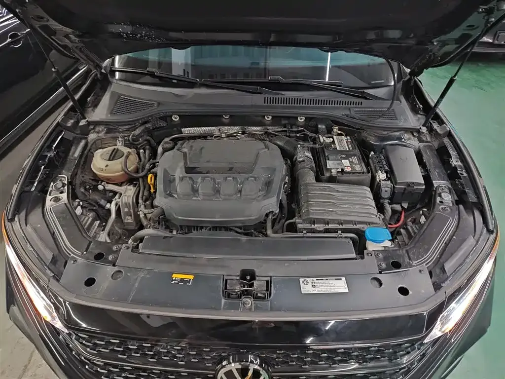 Volkswagen Passat 2023 из CN, фото 8
