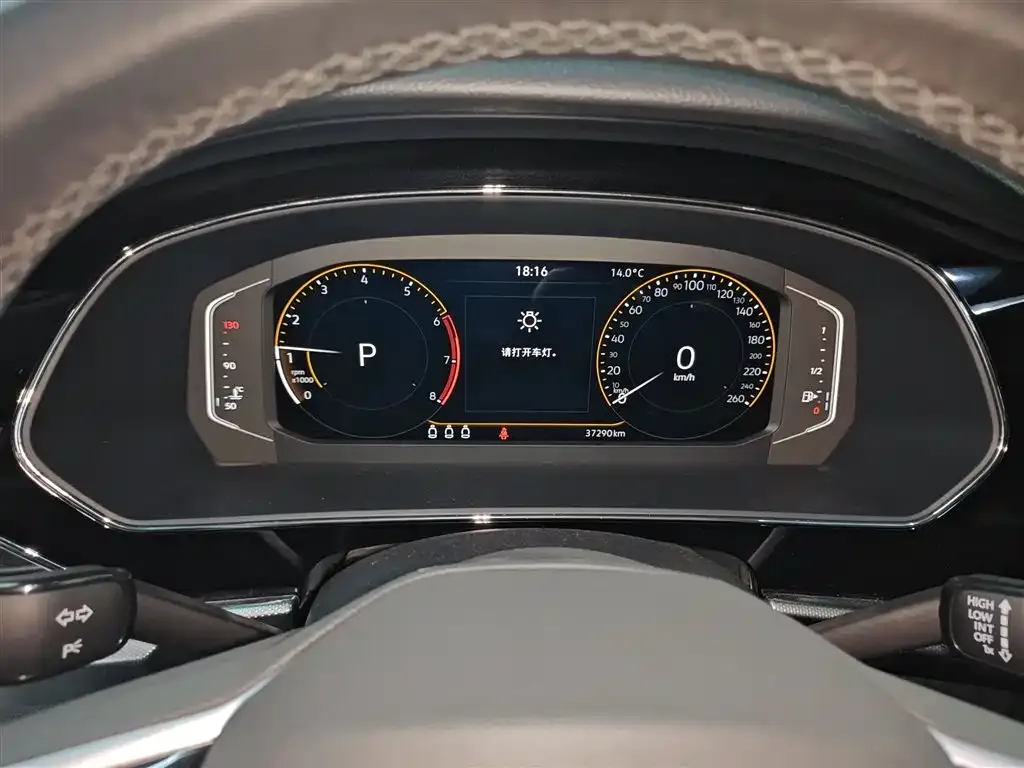 Volkswagen Passat 2023 из CN, фото 5