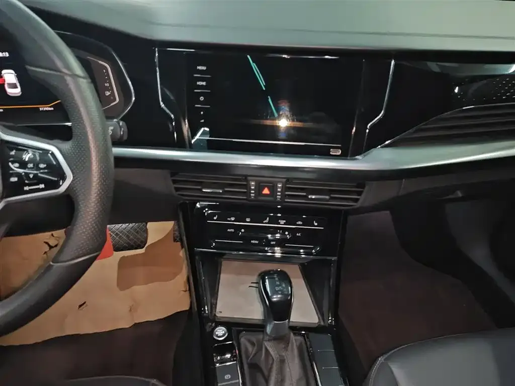 Volkswagen Passat 2023 из CN, фото 2