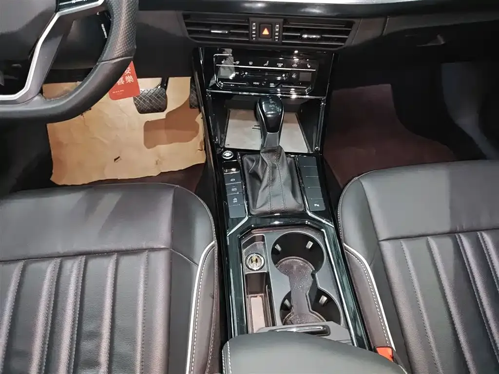Volkswagen Passat 2023 из CN, фото 3