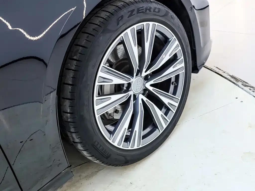Audi A6L 2023 из CN, фото 8