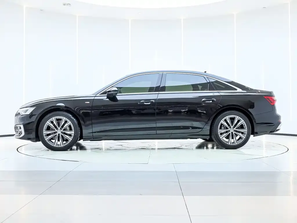 Audi A6L 2023 из CN, фото 10