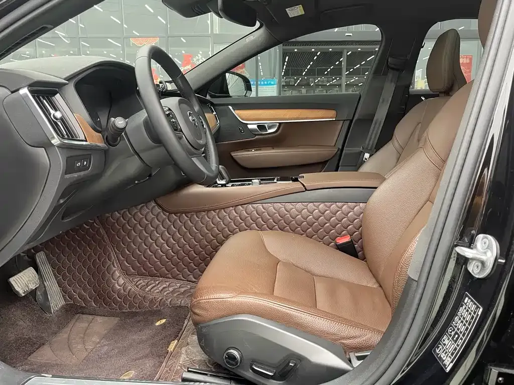 Volvo S90 PHEV 2023 из CN, фото 7
