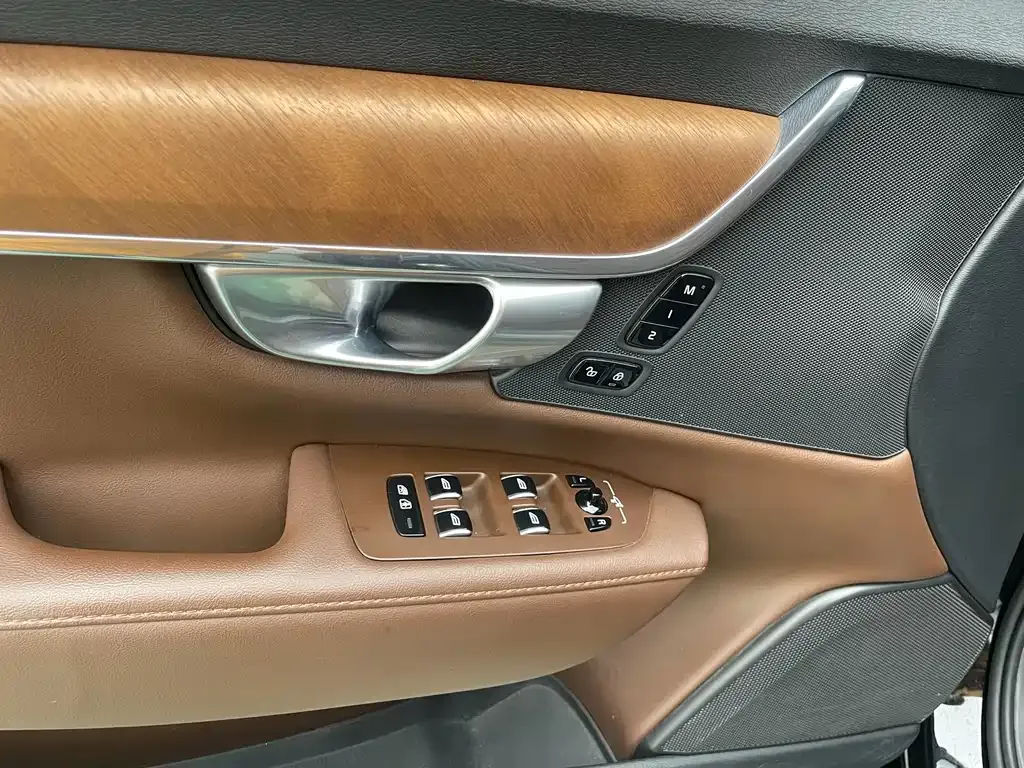 Volvo S90 PHEV 2023 из CN, фото 10