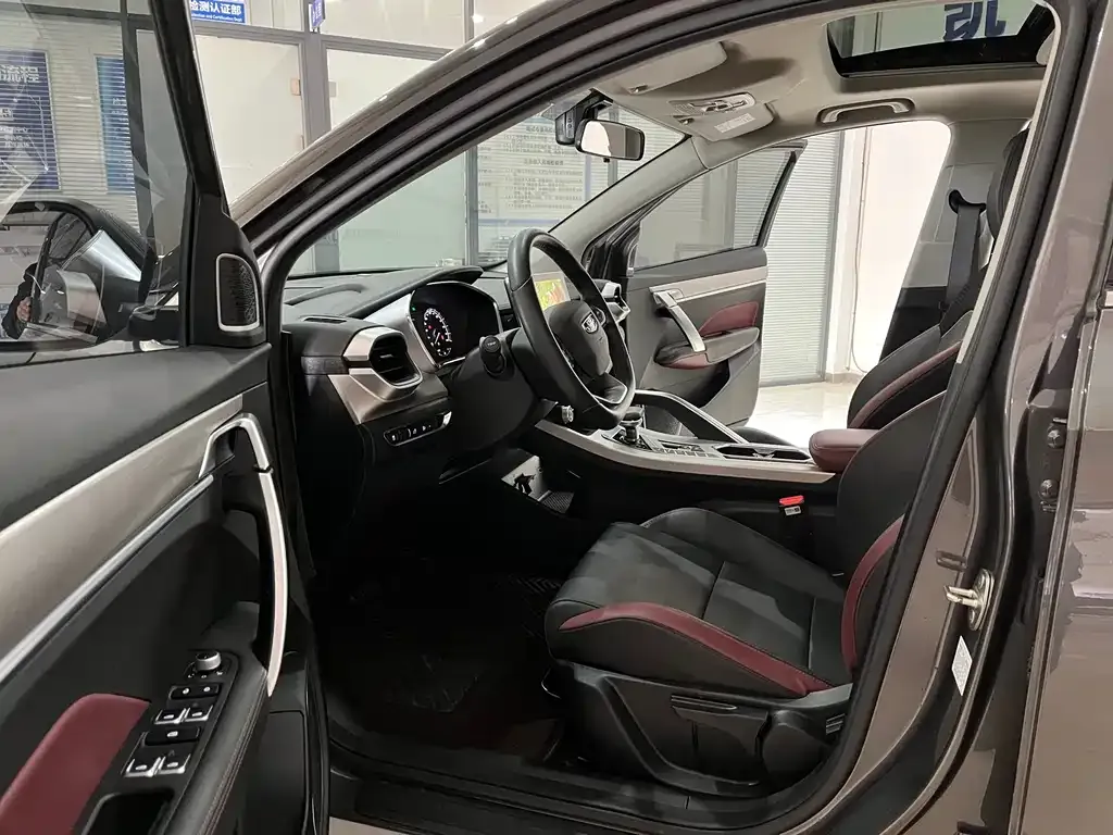 Geely Binyue 2021 из CN, фото 2