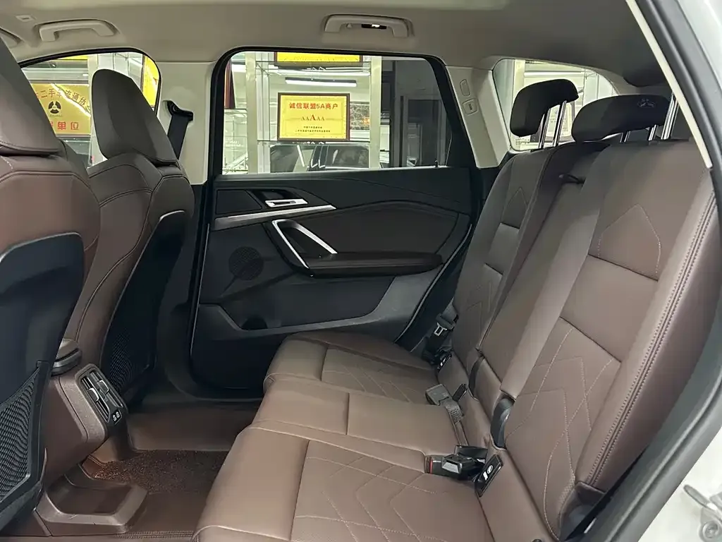 BMW X1 2023 из CN, фото 2