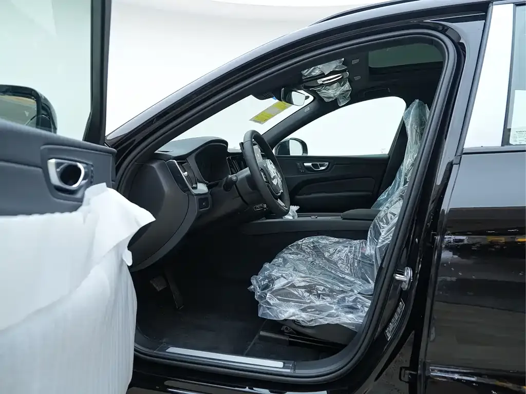 Volvo XC60 2026 из CN, фото 4