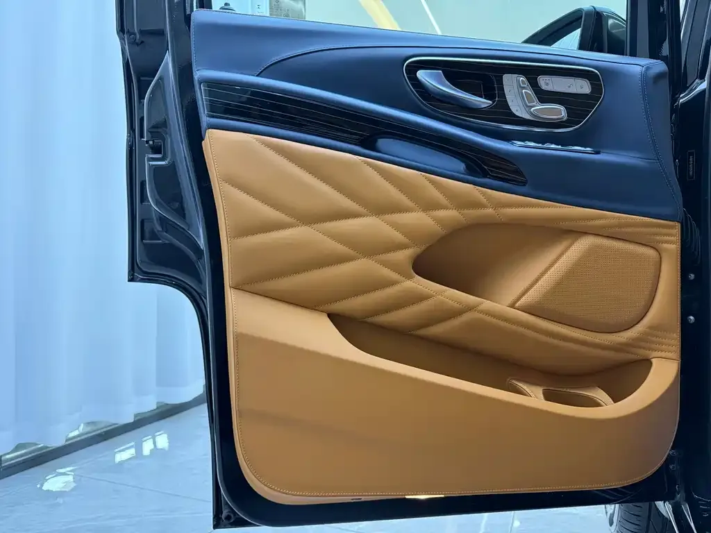 Mercedes-Benz Vito 2023 из CN, фото 3