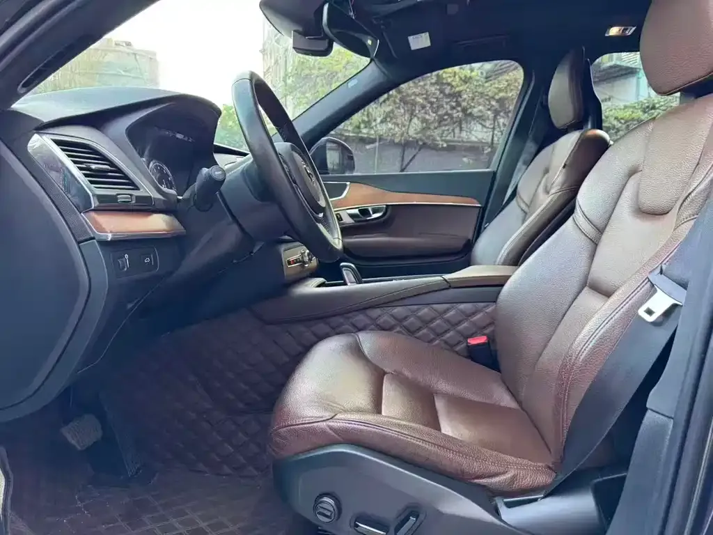 Volvo XC90 — фото 4
