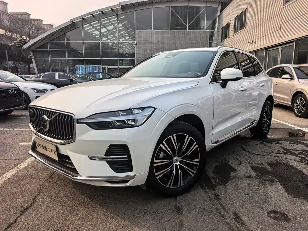 Volvo XC60 2022 из CN, фото 1