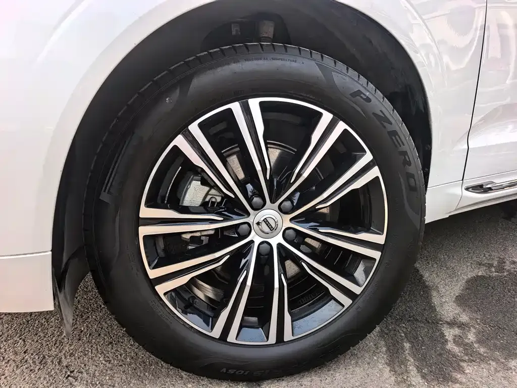 Volvo XC60 2022 из CN, фото 7