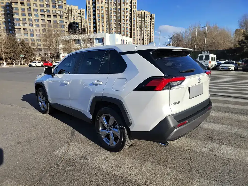 Toyota RAV4 2022 из CN, фото 9