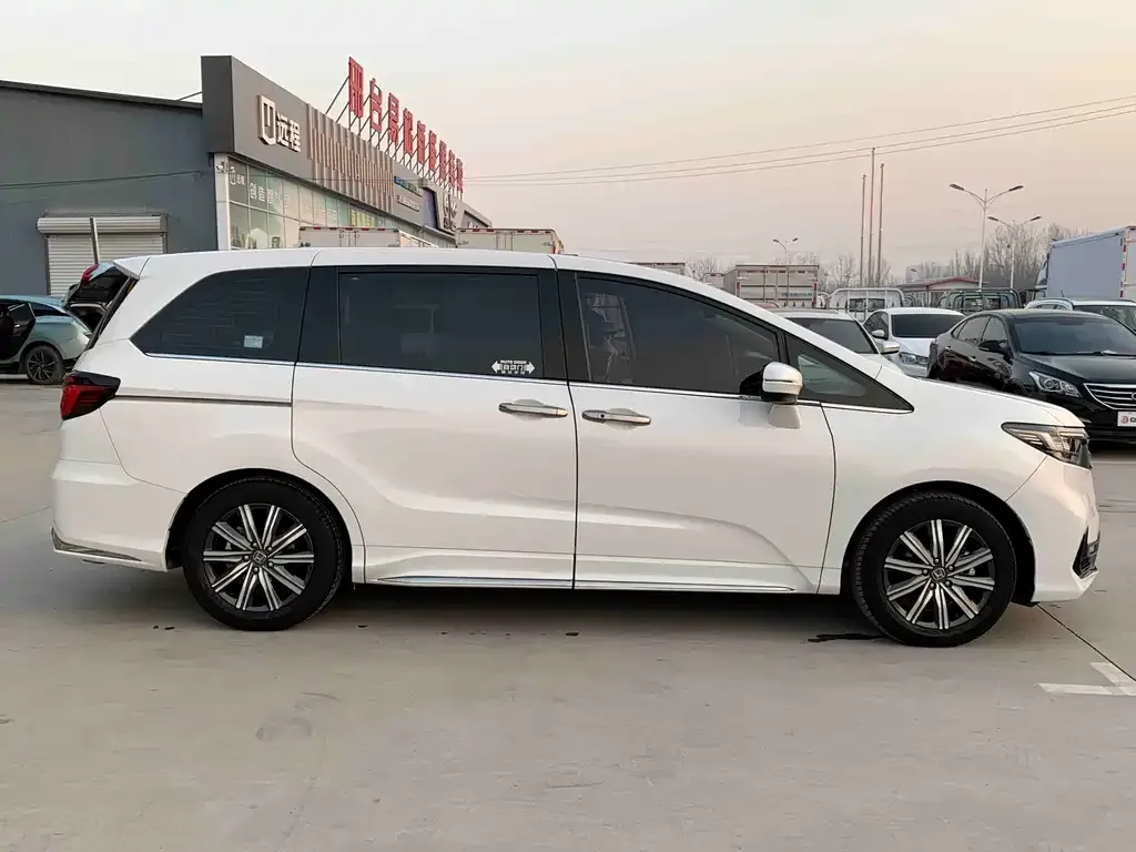 Honda Odyssey 2023 из CN, фото 6