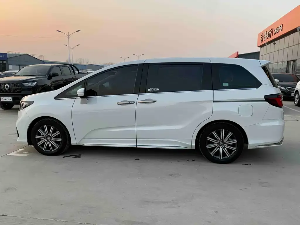 Honda Odyssey 2023 из CN, фото 4
