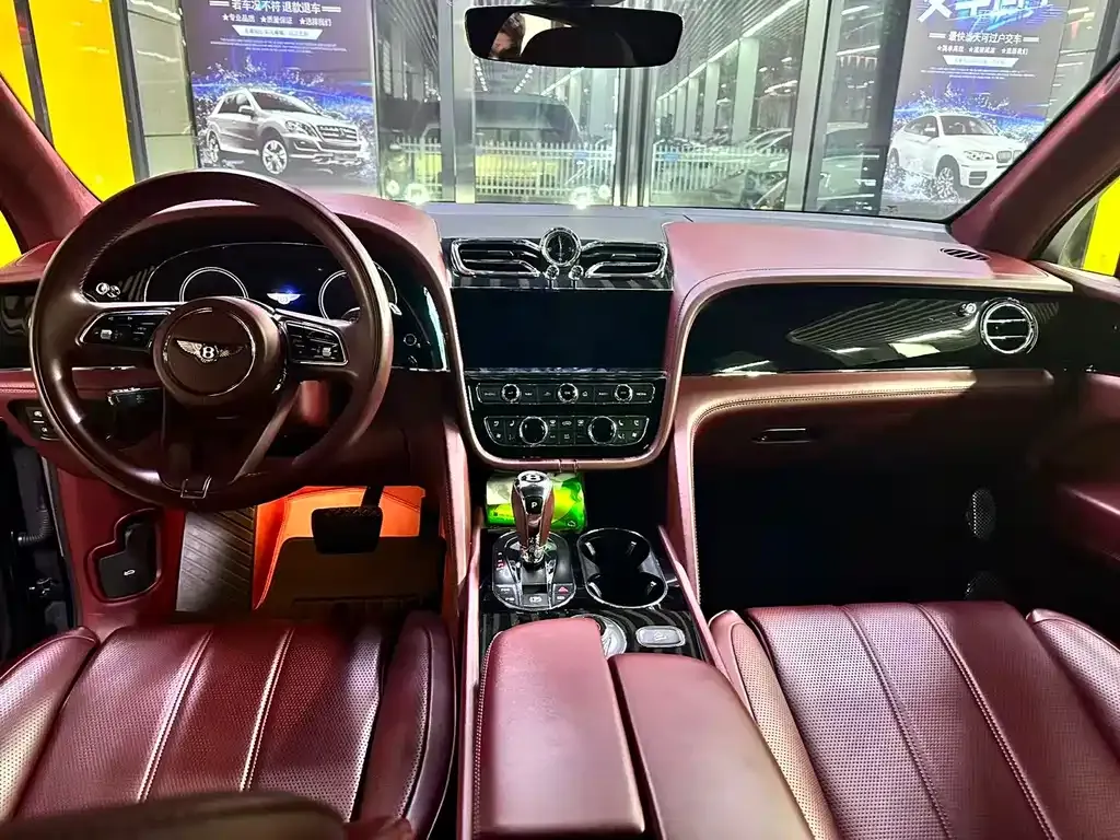 Bentley Bentayga 2023 из CN, фото 6