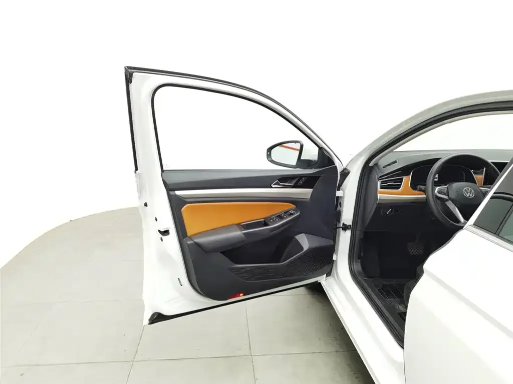 Volkswagen Bora 2024 из CN, фото 7