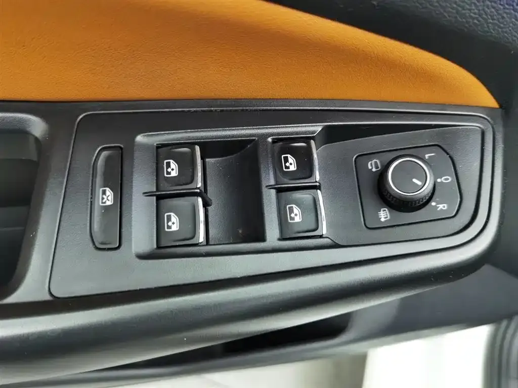 Volkswagen Bora 2024 из CN, фото 9