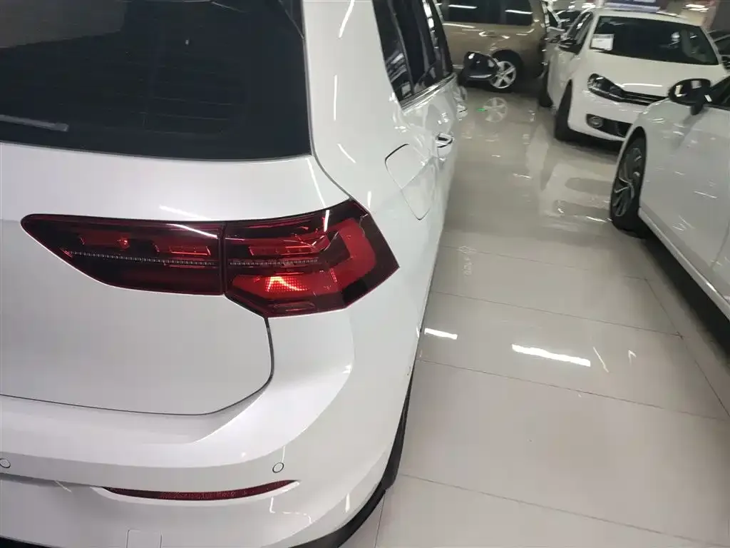 Volkswagen Golf 2022 из CN, фото 2