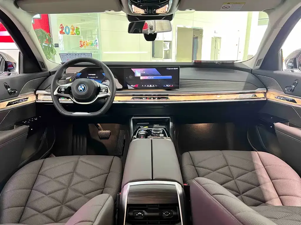 BMW i7 2024 из CN, фото 3