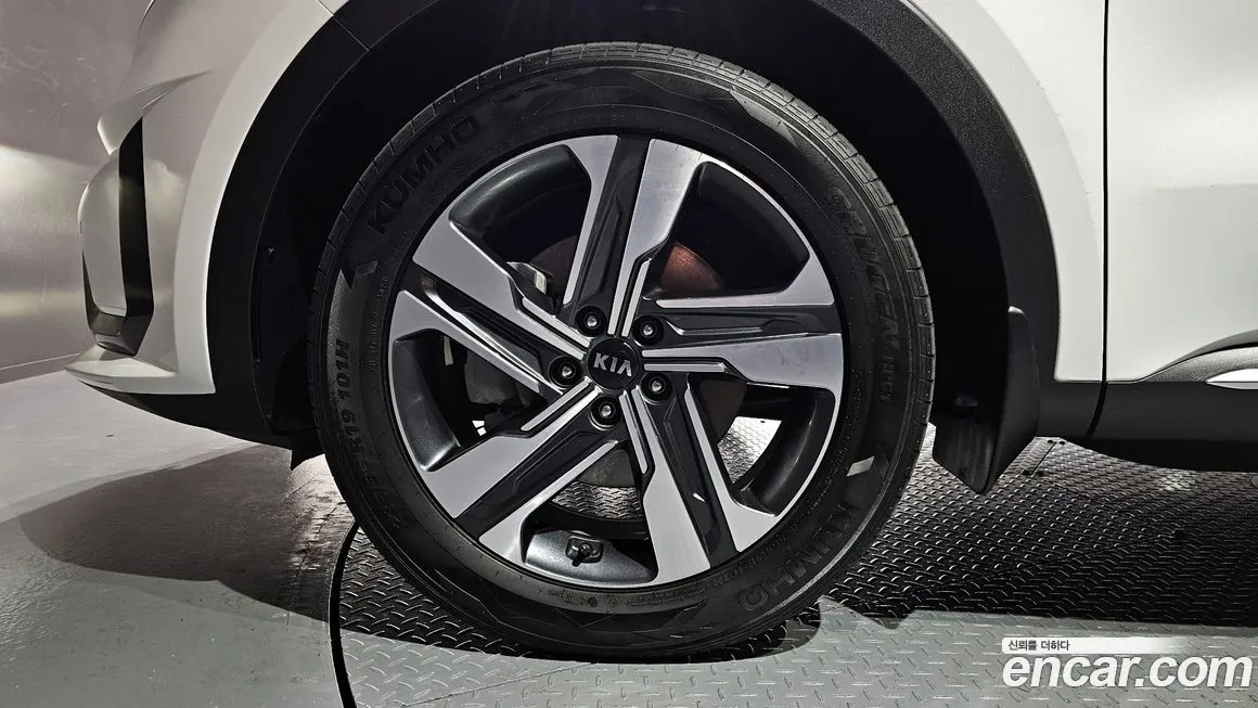 Kia Sorento — фото 7