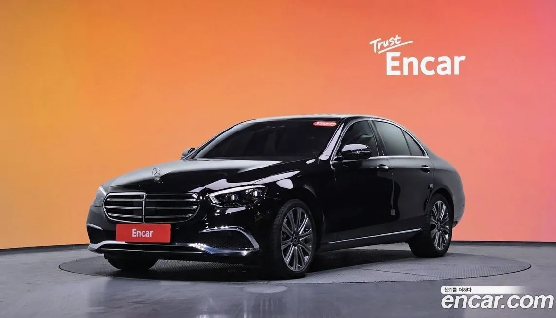 Mercedes-Benz E-Class — фото 1