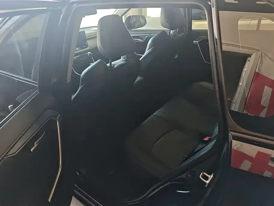 Toyota Wildlander 2023 из CN, фото 6