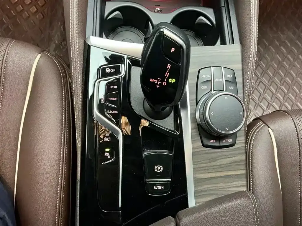 BMW 5 Series New Energy — фото 8