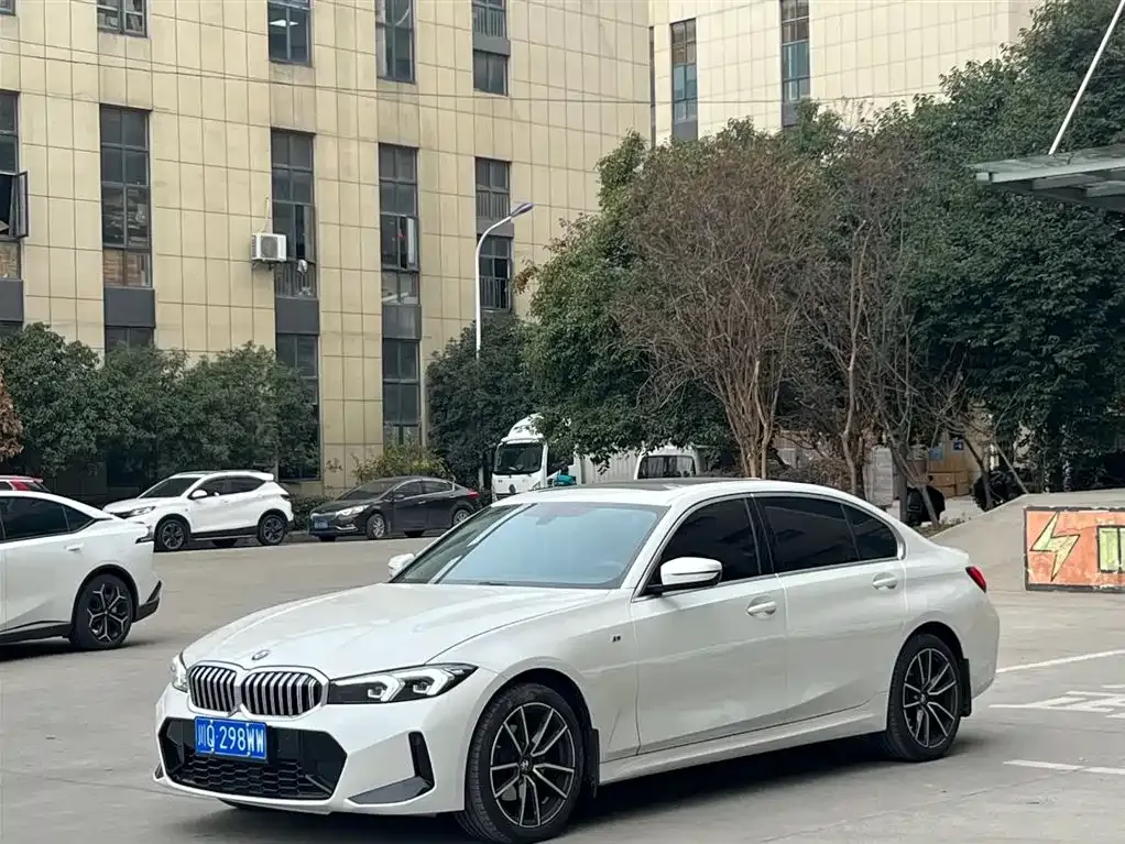 BMW 3 Series 2023 из CN, фото 1