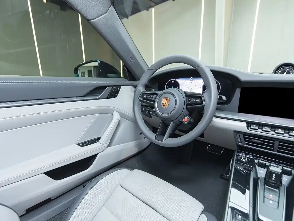 Porsche 911 2025 из CN, фото 4