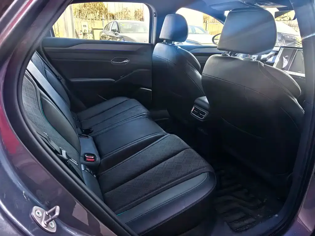 BYD Qin L 2025 из CN, фото 3