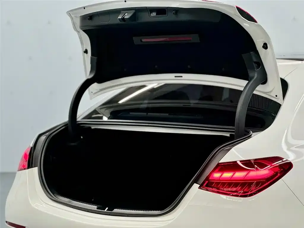Mercedes-Benz C-Class 2023 из CN, фото 5