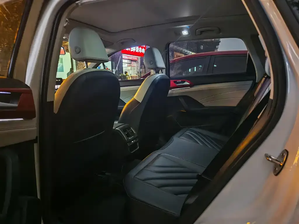 Volkswagen Tharu 2023 из CN, фото 8