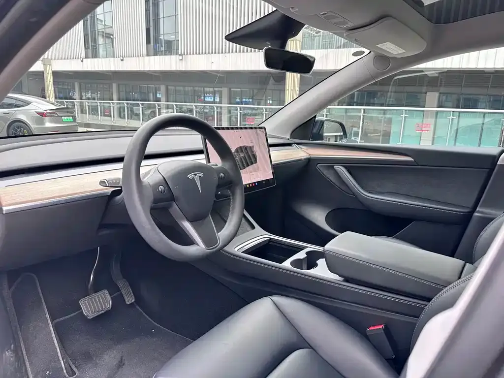 Tesla Model Y 2023 из CN, фото 4