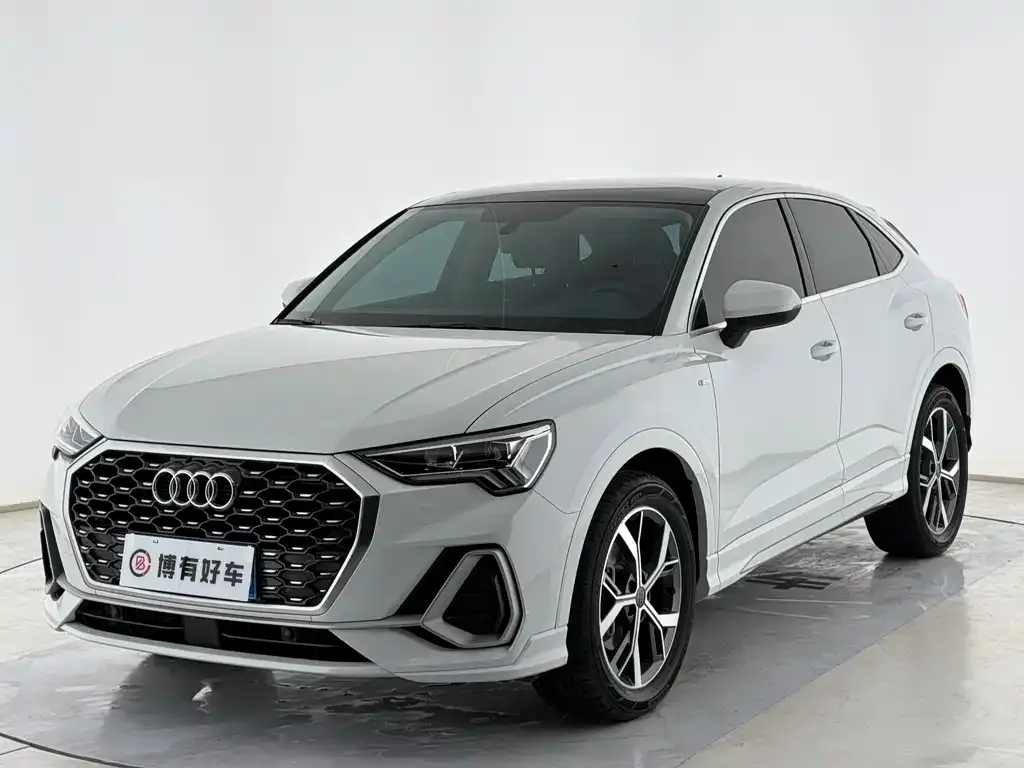 Audi Q3 Sportback — фото 1