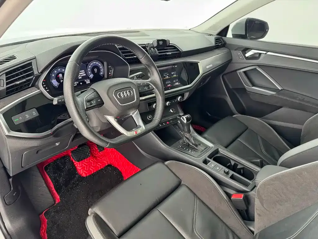 Audi Q3 Sportback — фото 9
