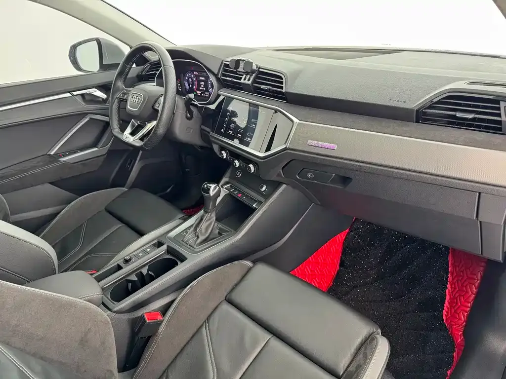 Audi Q3 Sportback — фото 8