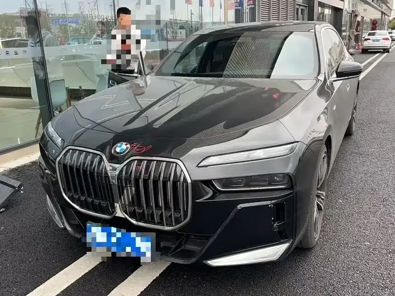 BMW 7 Series 2024 из CN, фото 1