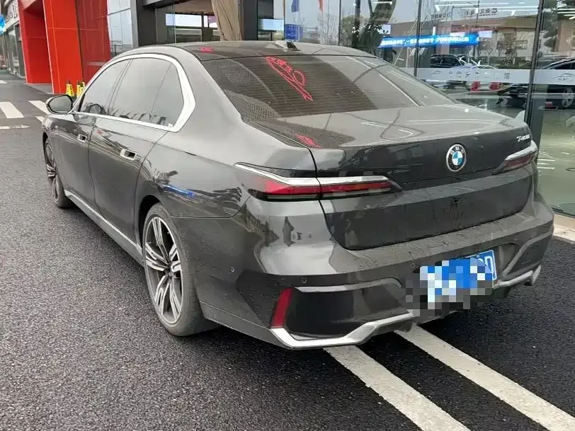 BMW 7 Series 2024 из CN, фото 6
