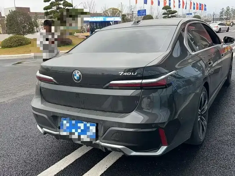 BMW 7 Series 2024 из CN, фото 9