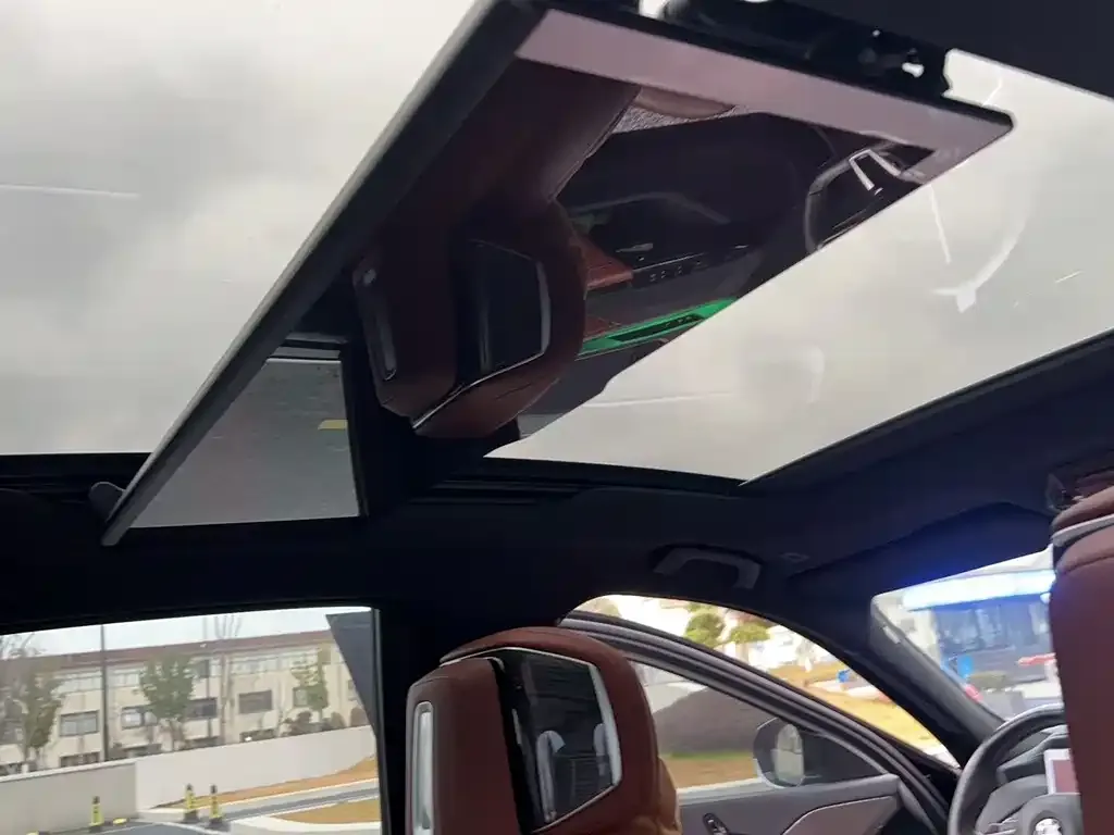 BMW 7 Series 2024 из CN, фото 3