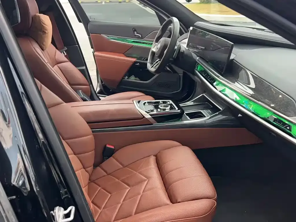 BMW 7 Series 2024 из CN, фото 5
