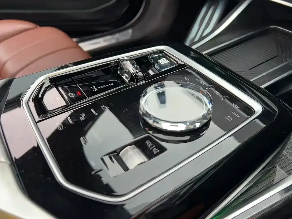 BMW 7 Series 2024 из CN, фото 2