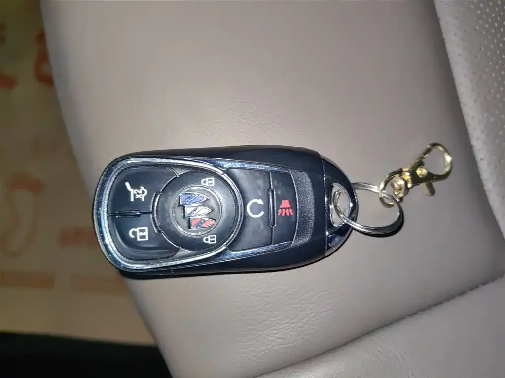 Buick Enclave 2021 из CN, фото 9
