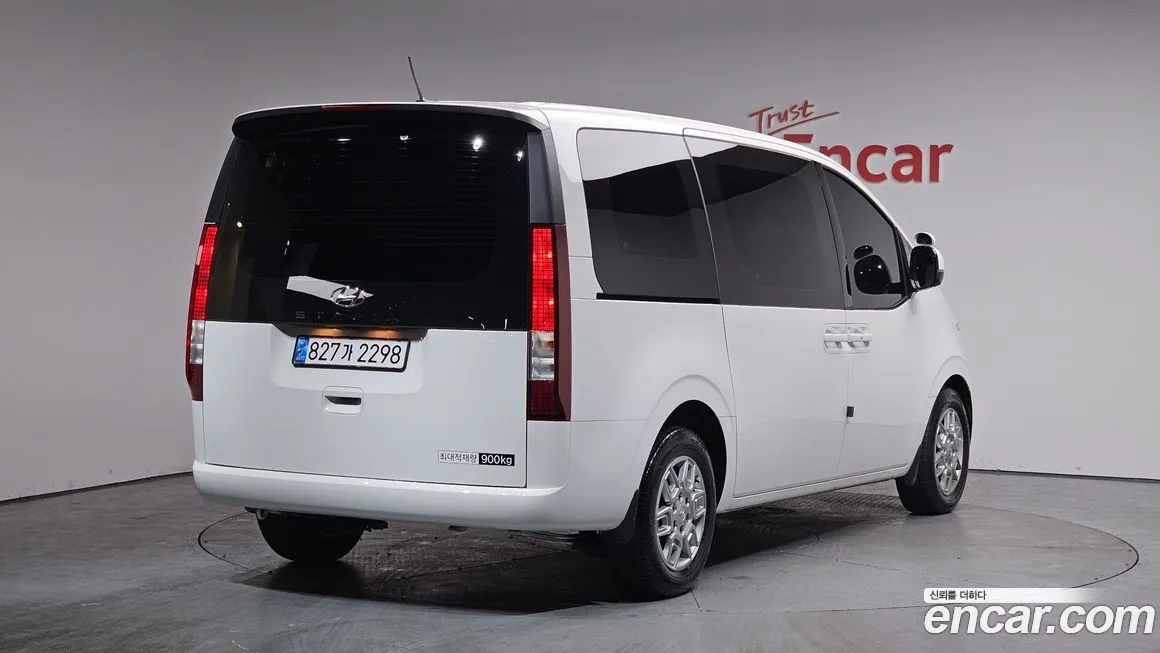 Hyundai Staria — фото 2