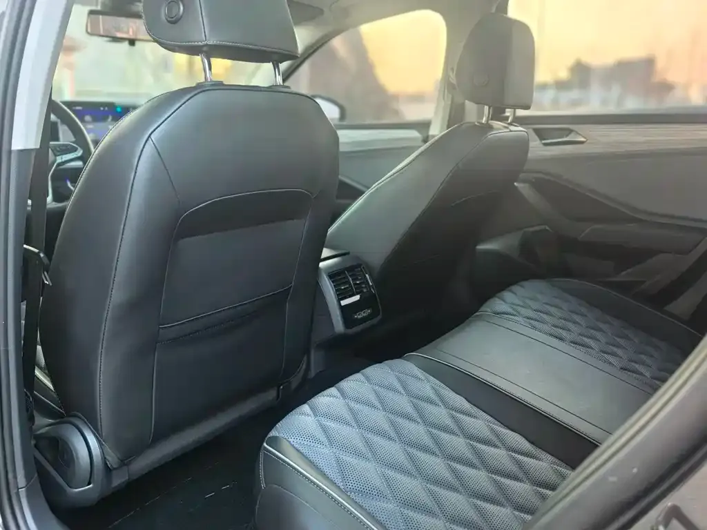Volkswagen Sagitar 2023 из CN, фото 4