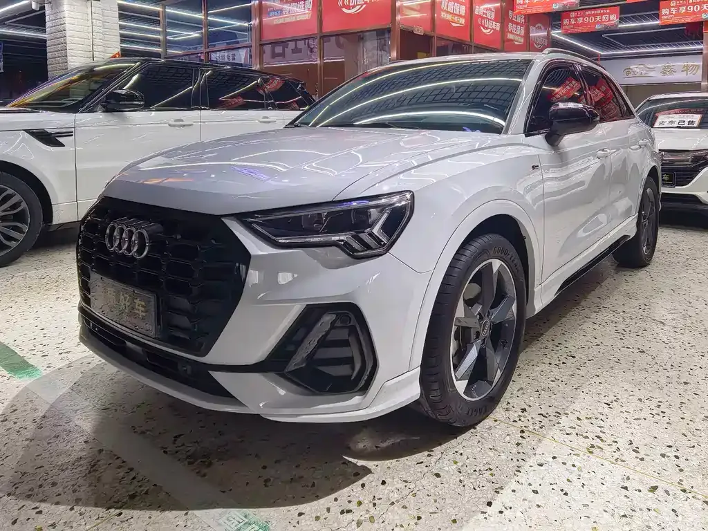 Audi Q3 2023 из CN, фото 1