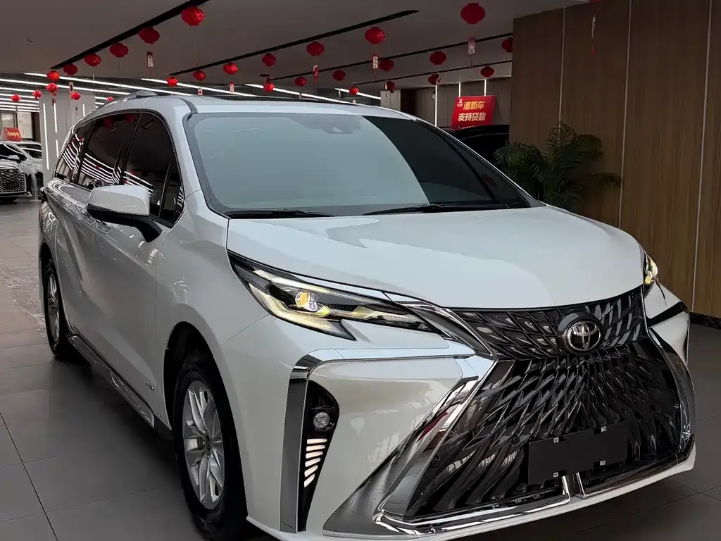 Toyota Granvia — фото 5