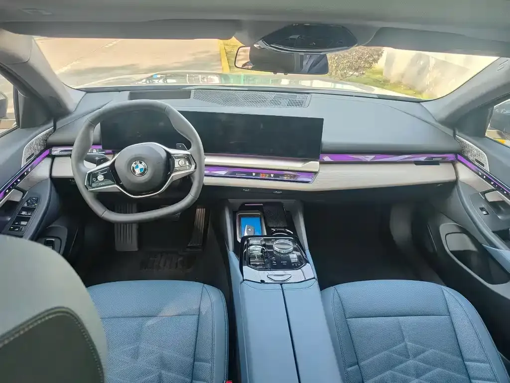 BMW 5 Series 2024 из CN, фото 7